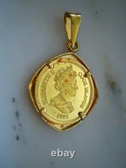 14 Kt Yellow Gold & 2005 Cook Islands Queen Elizabeth II & Raphael Coin Pendant