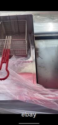 Hotdogs/Burgers Cart with Bun Warmer. Flat-Top Grill and Fryer for the Fries